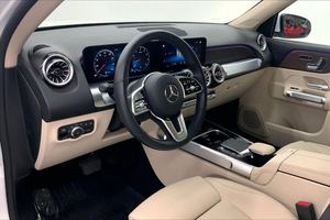 EXQUISITAMENTE USADO, GLB 250 4MATIC SUV 2022, BLANCO, TRANSMISIÓN DE 8 VELOCIDADES, TRACCIÓN EN LAS CUATRO RUEDAS, 221HP, EN VENTA - Product Image 2
