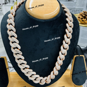 Collar Cubano de Plata con Incrustaciones de Diamantes de Imitación, Estilo Pavé, Joyería de Lujo para Hombre - Product Image 1