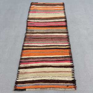 Tapis turc vintage en laine 2,5x6,1 pi (76x186 cm) Kilim écologique orange patchwork avec envers en latex - Product Image 1