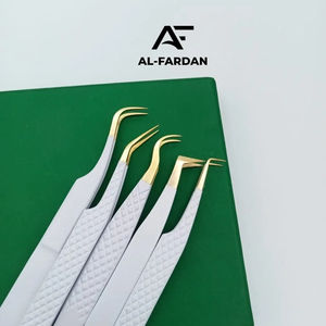 Vente en gros de pinces d'extension de cils en acier inoxydable avec logo personnalisé Conception à fort volume incurvé avec bouts pointus en fibre blanche dorée - Product Image 2