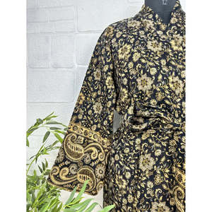 Robe unisexe en laine de yak, imprimé géométrique losanges, luxueuse, motif floral urbain, beige, rouge et vert sarcelle, kimono/robe - Product Image 3