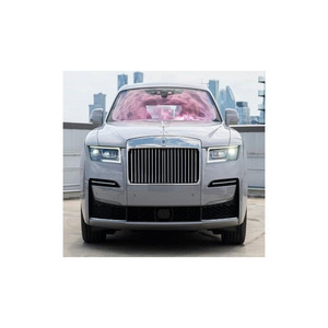 โรล-รอยซ์พร้อมแผ่นไม้แบบเปิดรูขุมขนเพื่อความรู้สึกหรูหราร่วมสมัย - Product Image 2