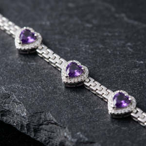 Bracelet tennis élégant en améthyste taille cœur avec halo de pierres rondes, chaîne fine en or blanc, bijou raffiné pour femme - Product Image 3