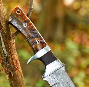 Couteau à lame fixe fait main en gros pour la survie en plein air, le camping, la pêche, la chasse, lame en acier Damas avec étui - Product Image 4