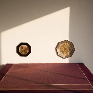 Housse de lit thaïlandaise en tissu jacquard de qualité supérieure, drap plat, rouge riche, motif brodé, 200TC, design personnalisable pour toutes les saisons - Product Image 1