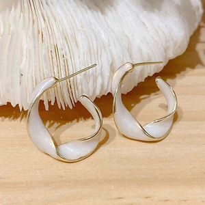 Orecchini a Cerchio Minimalisti, Gioielli di Moda Quotidiana per Donne - Product Image 4