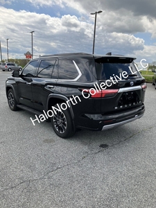 Coupé Van d'occasion SEQUIO LIMITED 2023, moteur essence/électrique/hybride 4L, boîte de vitesses manuelle/automatique, sièges en cuir, 4x4, dimension berline sombre - Product Image 2