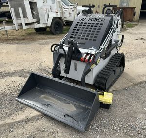 Minicargadora Compacta JQ Power JQ400R con Motor Cummins de Alta Eficiencia y Bomba de Motor con 4 Años de Garantía - Product Image 1