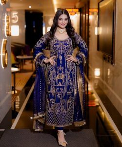 Vestido Georgette Modest Eid con trabajo bordado y Dupatta a juego para mujer moda kurta - Product Image 4