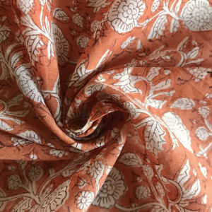 Tissu en coton imprimé à la main, motif floral, design Creeper Jaal |   Tissu indien en terre cuite rouille - Product Image 1