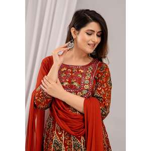 Conjunto de Kurta Anarkali Bordado Floral Color Granate para Mujer con Pantalones y Dupatta - Product Image 1