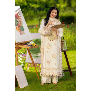 Conjunto Rang Rasiya de 3 Piezas: Camisa de Chifón con Lentejuelas Bordadas, Dupatta de Tela Khaddi con Bordado y Pantalones Bordados-BIC-4883 - Product Image 4