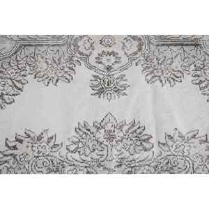 Alfombra Turca Vintage de 2.7x10.2 pies, Alfombra Blanca Gris con Estampado Animal - Product Image 4