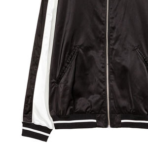 แจ็คเก็ตบอมเบอร์ฤดูหนาวสำหรับผู้ชาย OEM ผ้าฝ้าย 100% กันน้ำ กันลม ระบายอากาศได้ดี บุขนแกะ ดีไซน์ลำลอง มีฮู้ด ซิป - Product Image 5