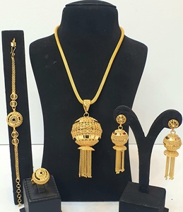 Ensemble de pendentifs élégants plaqués or 24K Design classique en zircon de haute qualité pour la fête de mariage Anniversaire-Bijoux de mode pour cadeau - Product Image 1