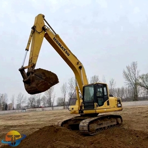 รถขุดตีนตะขาบ Komatsu PC200 และ PC220 มือสอง พร้อมมอเตอร์กำลังสูงและเกียร์ ราคาถูก - Product Image 1