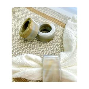 ห่วงรัดผ้าเช็ดปากทำมือทำจากเรซิ่นอินเดียแท้ - Product Image 1