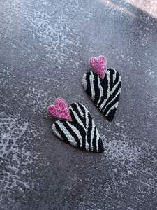 Ensemble de boucles d'oreilles brodées à la main Boucle d'oreille perlée unique Boucle d'oreille de mode élégante pour femme - Product Image 2