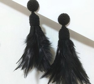 Pendientes de Plumas de Alta Calidad, Pendientes Largos con Cuentas, Pendientes con Borlas de Cuentas - Product Image 1