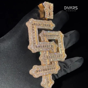 จี้เพชรแบบกำหนดเองทรงตัวอักษรสำหรับผู้ชาย คุณภาพ VVS ทรงเหลี่ยมบริลเลียนท์ สไตล์ฮิปฮอป ผ่านการทดสอบเพชร ชุบทองคำแท้ เงินสเตอร์ลิง - Product Image 2