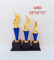 Trophée Crystal Cricket Sports Award à forte demande pour les tournois et événements scolaires de championnat