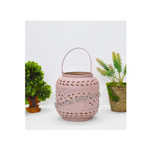 Lanterne suspendue en métal gravée, cadeau tendance, découpée, rose, lanterne suspendue, bougeoir votif marocain, terrarium, bougeoir votif pour la décoration - Product Image 4