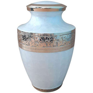 Urne funéraire personnalisée en laiton pour animaux de compagnie avec motif floral, couvercle durable et texte commémoratif personnalisé - Product Image 1