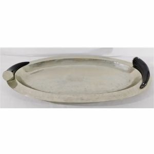 Plateau en acier inoxydable martelé en gros avec poignée en corne, finition antique, plat en métal décoratif, vaisselle de luxe et fournitures hôtelières - Product Image 1