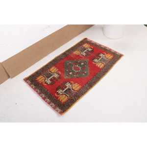 1.7x2.8 ft Vintage Rug, <b>Red</b> Camouflage Turkish Rug <b>Wool</b> - Product Image 4