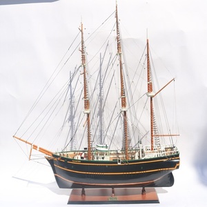 Maqueta de Barco de Madera Estilo Náutico Sigyn, Pintada a Mano, con Características Regionales Europeas, Decoración Feng Shui para el Hogar - Product Image 1