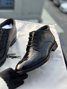 Stivali alla Caviglia in Pelle di Coccodrillo di Lusso: <span class=keywords><strong>Calzature</strong></span> Formali <span class=keywords><strong>da</strong></span> <span class=keywords><strong>Uomo</strong></span> in Vera Pelle Fatte a Mano e su Misura - Product Image 3