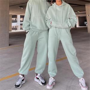 ชุดวอร์มผู้ชายแบบโอเวอร์ไซส์ผ้าฟลีซ ระบายอากาศได้ดี เหมาะสำหรับการฝึกซ้อมในฤดูหนาว พร้อมโลโก้พิมพ์ - Product Image 2