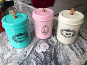 โถเก็บของสแตนเลสสีม่วง ลายปารีส พร้อมฝาปิดสีทอง สไตล์วินเทจฝรั่งเศส รูปทรงกระบอก - Product Image 2