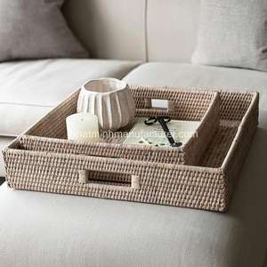 Plateau décoratif Poignées découpées Forme carrée Finition naturelle lavée Fabriqué à partir de rotin tissé à la main Tissage serré pour une tenue résistante - Product Image 4