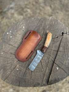 Navaja de Bolsillo de Acero de Damasco Hecha a Mano de Alta Calidad con Funda de Cuero, Regalo para Camping, Servicio OEM - Product Image 4