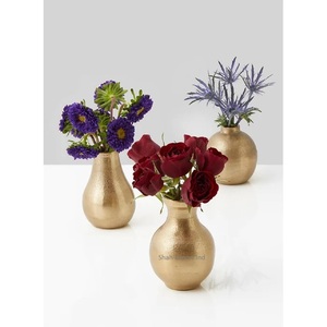 Nouveau Style Ensemble de 3 Vase à Fleurs Décoratif en Métal Maison Balcon et Accessoires Décoratifs de Table Vases Finis en Or - Product Image 1