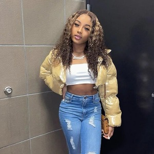 Custom Women's Winter Down Coats Breathable <b>Puffer</b> Crop Top <b>Jacket</b> with Long Cotton Filling Wholesale OEM - Product Image 3