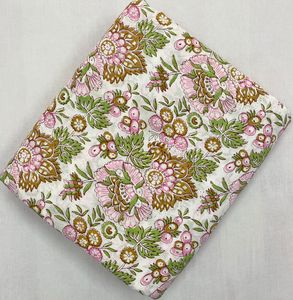 Tissu d'habillement en pur coton, doux, léger et adapté à toutes les saisons, parfait pour les kurtis, les costumes, les chemises, les robes, la couture et les travaux d'artisanat - Product Image 2