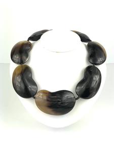 Collar de Lujo Hecho a Mano con Cuerno de Búfalo, Joyería Natural y Sostenible para Mujer, Alta Calidad - Product Image 5