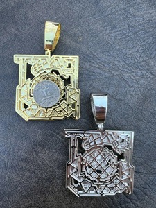 Meilleur vendeur Collier pendentif hip-hop serti de diamants en moissanite VVS avec argent 925 plaqué or Design de luxe Fast Money - Product Image 2