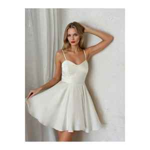 Abito bianco con spalline e vita naturale - Product Image 4