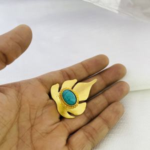 Conjunto de joyería chapada en oro SKU7254 Pendiente de diseñador Anillo colgante Pendiente de alambre de oreja Conjunto de joyería de diseñador de flores únicas - Product Image 4