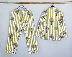 ชุดนอนหรูสำหรับผู้หญิง ใส่สบาย ผ้าคุณภาพสูง ออกแบบมาเพื่อการนอนหลับที่ผ่อนคลาย - Product Image 5