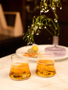 Venta al por Mayor de Botellas de Cerveza de Trigo Transparentes de Lujo Modernas con Grabado Personalizado, Capacidad de 280 ml, Hechas a Mano, Marca Borotech, Regalos Empresariales - Product Image 2