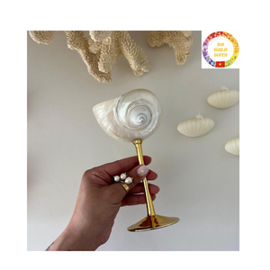 Gobelet à vin en coquillage fait à la main Vietnam Artisan Conch Shell pour les repas côtiers et le style de vie de luxe - Product Image 1