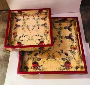 Plateau de service en acrylique fait à la main avec poignée en bois de qualité forme rectangulaire design fantaisie directement de l'Inde - Product Image 2