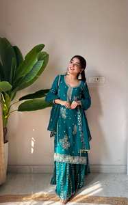 Dernier modèle de costume indien pour femmes, tenue de fête, salwar kameez en georgette avec travail de sequins lourd, prêt à porter, tenue de mariage pour invité - Product Image 4