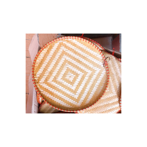 Le panier de vannage fabriqué à la main est en bambou et est en forme de cercle écologique avec un motif unique et traditionnel - Product Image 6