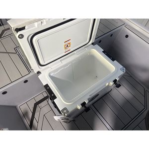 2026 Tracker Classic CC Bass Boats en plastique Série Classique - Product Image 2