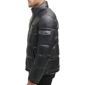 Chaleco acolchado de lona ligero para hombre con cuello levantado y decoración de bolsillo Logotipo personalizado en estilo de calle principal frontal - Product Image 5